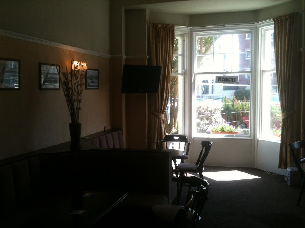 Grand Ash Hotel 랜디드노 외부 사진