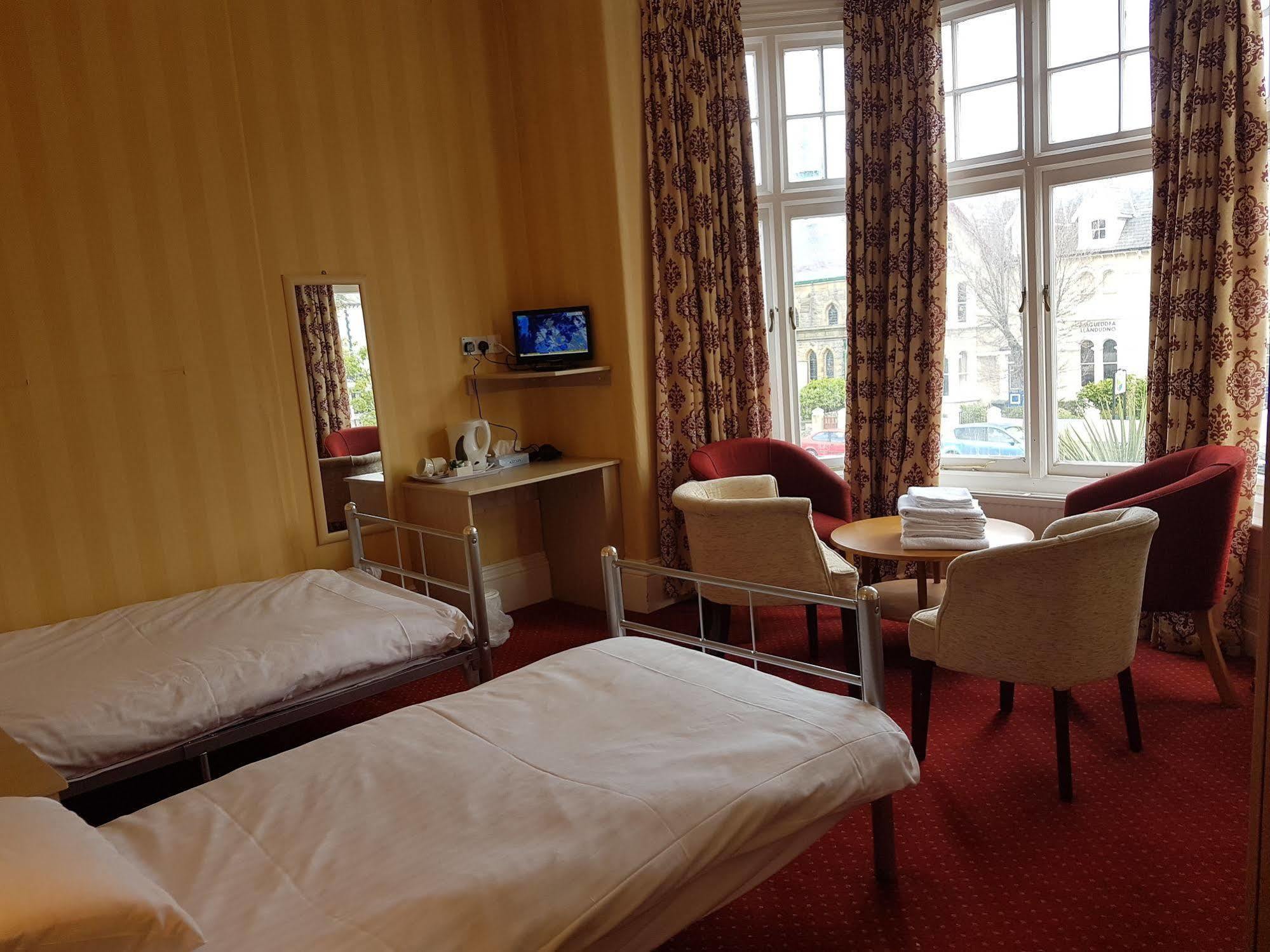 Grand Ash Hotel 랜디드노 외부 사진