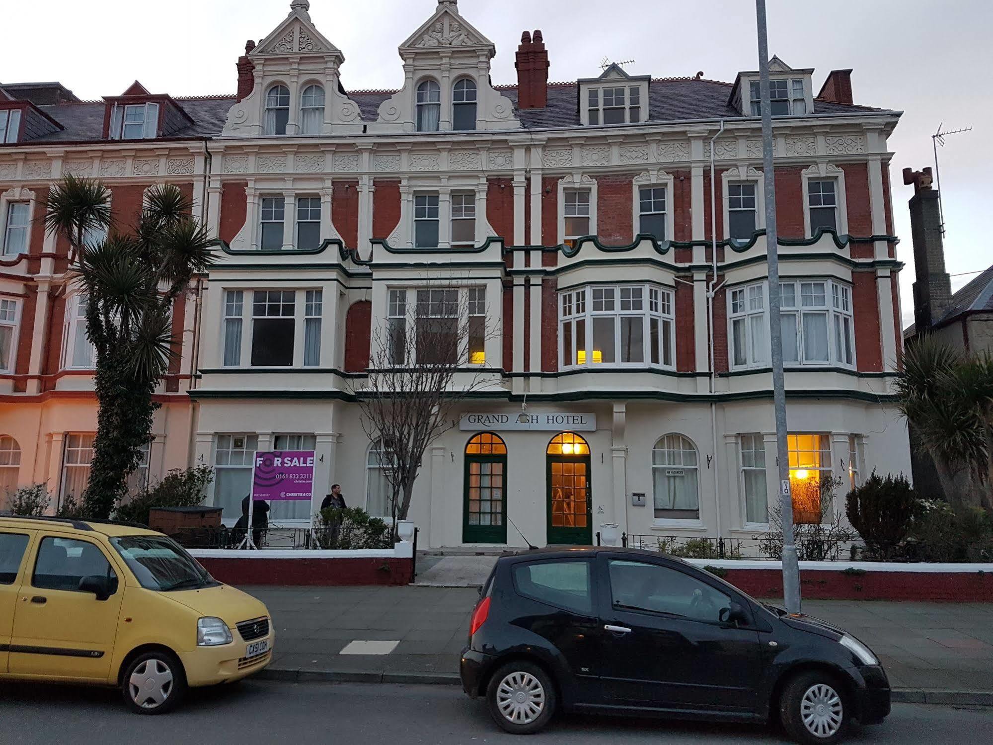 Grand Ash Hotel 랜디드노 외부 사진